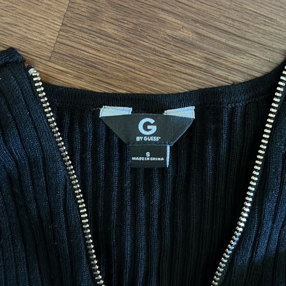 Guess sweater top.               #315 - Picture 3 of 5